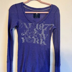 American Eagle Outfitters Purple Long-Sleeve V-Neck Graphic Thermal Top